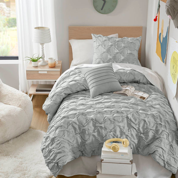 JLA Home Comfort Spaces - Diamond Ruched Ogee Comforter Set with Crinkle Texture, Breathable All-Season Warmth & OEKO-TEX Gray AM10-0161