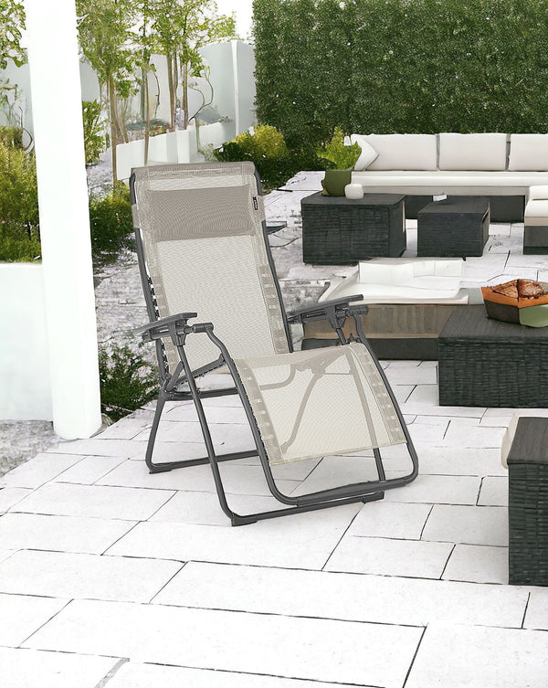 Homeroots 28" Beige And Gray Metal Zero Gravity Chair Seigle Metal 320590