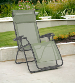 Homeroots 28" Green Steel Outdoor Zero Gravity Chair With Green Cushion Moss Metal 320593