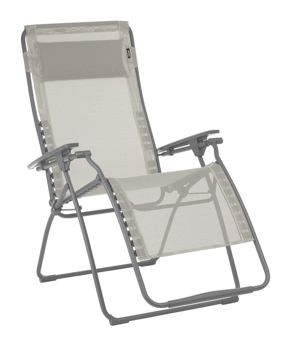Homeroots 30" Light Gray And Chrome Steel Outdoor Zero Gravity Chair With Light Gray Cushion Seigle Metal 320598