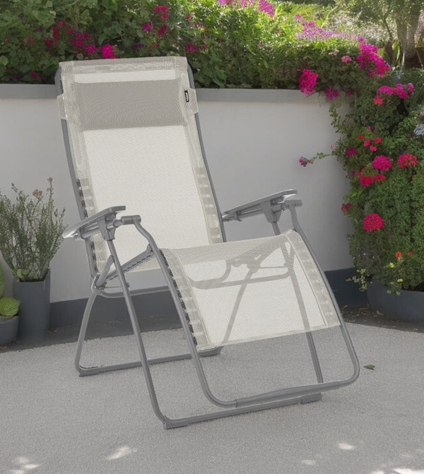 Homeroots 30" Light Gray And Chrome Steel Outdoor Zero Gravity Chair With Light Gray Cushion Seigle Metal 320598