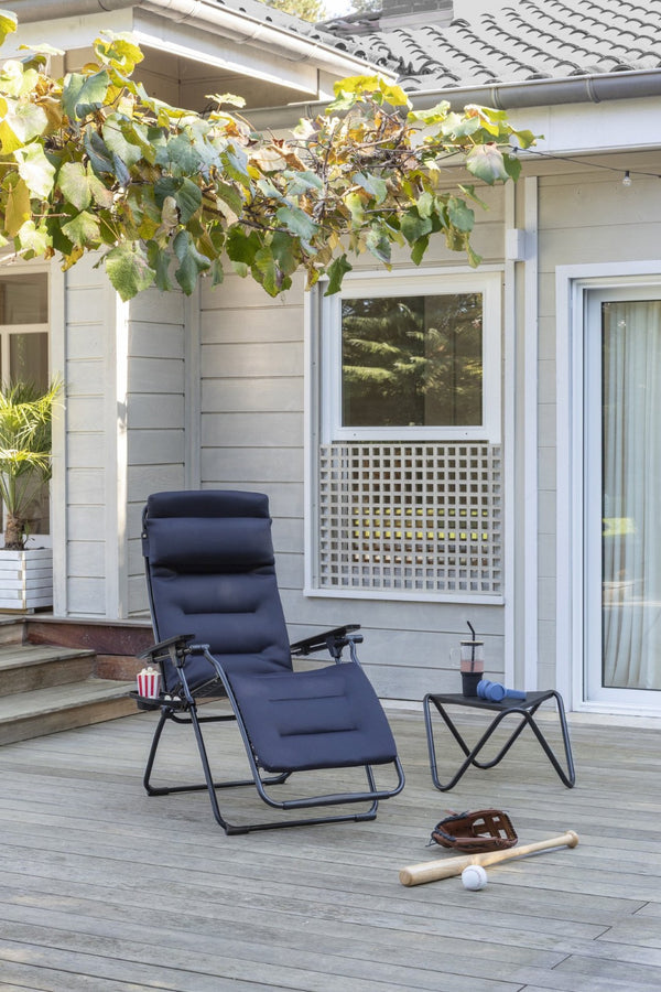 HomeRoots 30" Black Steel Zero Gravity Chair – Ergonomic Design, Detachable Cushion, Perfect for Indoor & Outdoor Use Acier 320605