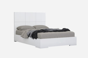 Homeroots White Stainless Steel King Bed Frame  Stainless Steel 320670
