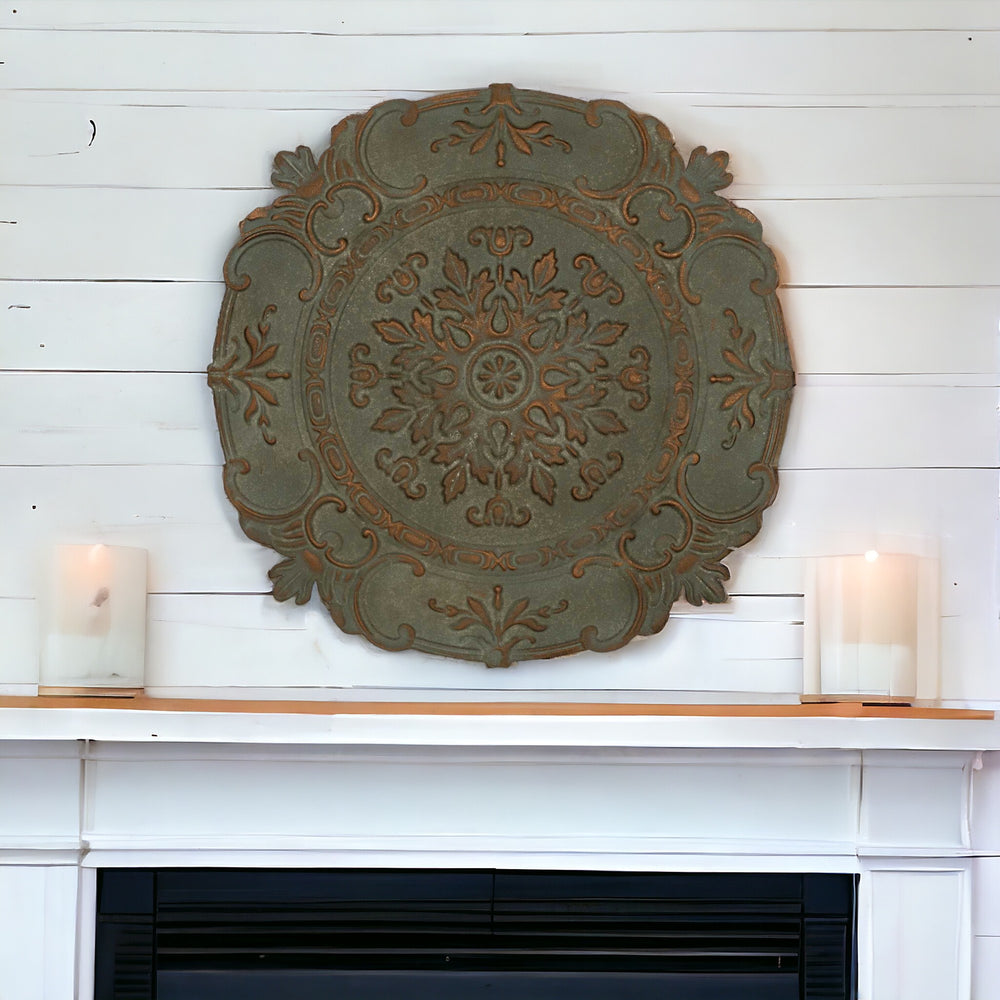 Homeroots Distressed Green European Medallion Metal Wall Decor  Metal 321202