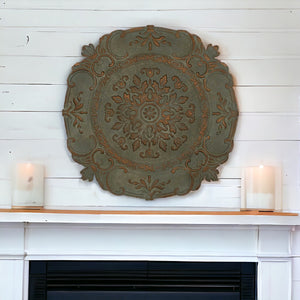 Homeroots Distressed Green European Medallion Metal Wall Decor  Metal 321202
