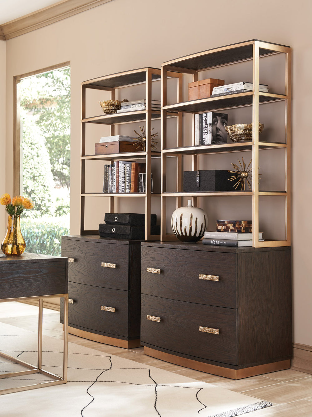 Lexington Sligh Carson Deck: Contemporary Oak Veneer Display Shelf With Brushed Silver Hardware And Warm Silver Leaf Frame Mocha Wood 323-441