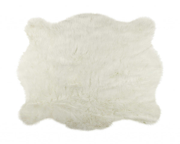 Homeroots 4' X 5' Polar Bear Off White Faux Hide Area Rug  Acrylic 328302