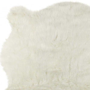 Homeroots 4' X 5' Polar Bear Off White Faux Hide Area Rug  Acrylic 328302