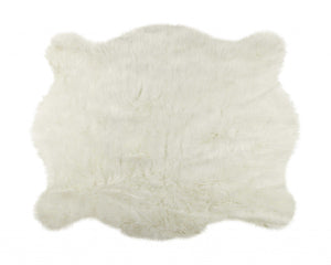 Homeroots 5' X 8' Polar Bear Off White Faux Hide Area Rug  Acrylic 328303