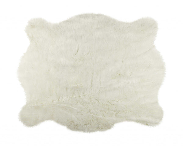 Homeroots 5' X 8' Polar Bear Off White Faux Hide Area Rug  Acrylic 328303