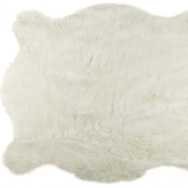 Homeroots 5' X 8' Polar Bear Off White Faux Hide Area Rug  Acrylic 328303