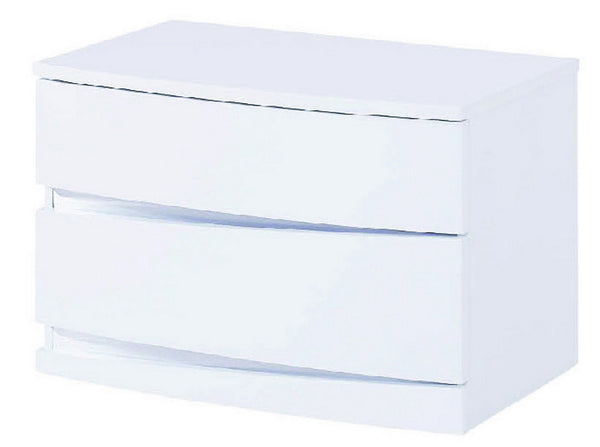 Homeroots 17" White Two Drawers Manufactured Wood Mirrored Nightstand White  329629