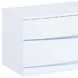 Homeroots 17" White Two Drawers Manufactured Wood Mirrored Nightstand White  329629