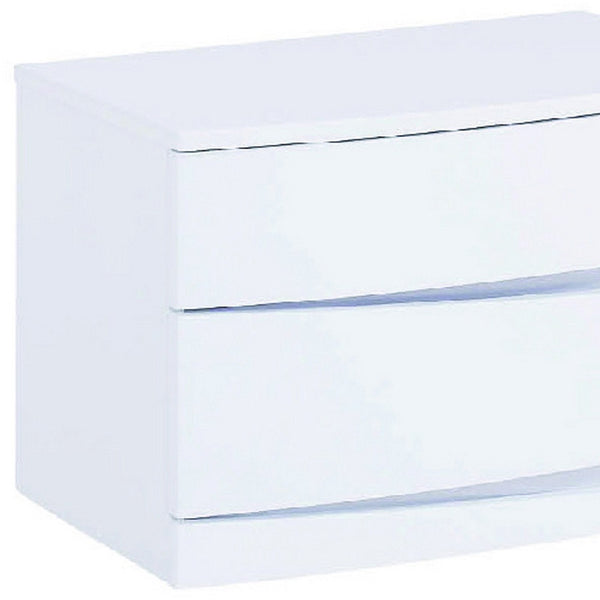 Homeroots 17" White Two Drawers Manufactured Wood Mirrored Nightstand White  329629