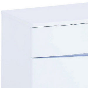 Homeroots 17" White Two Drawers Manufactured Wood Mirrored Nightstand White  329629