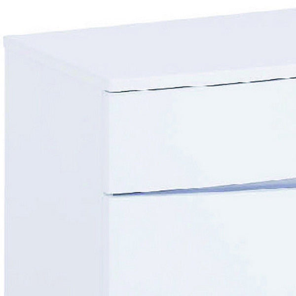 Homeroots 17" White Two Drawers Manufactured Wood Mirrored Nightstand White  329629