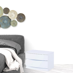 Homeroots 17" White Two Drawers Manufactured Wood Mirrored Nightstand White  329629