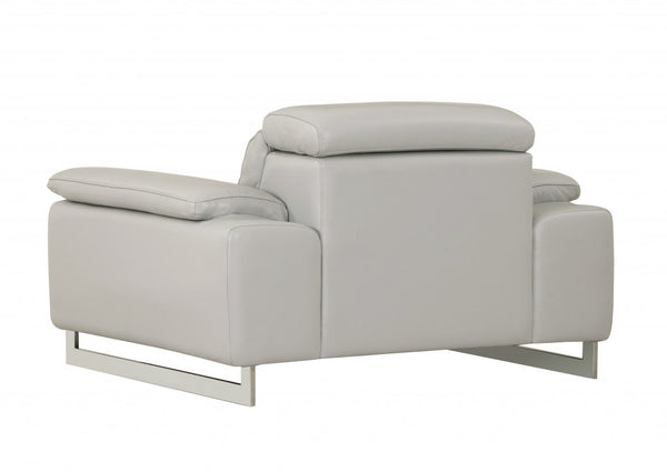 Homeroots 31" Light Grey Tasteful Leather Chair Light Grey  329682