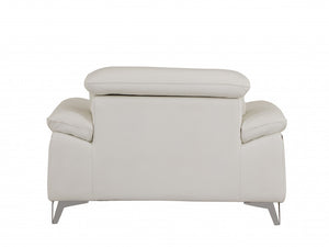 Homeroots 31" White Fashionable Leather Chair White  329686