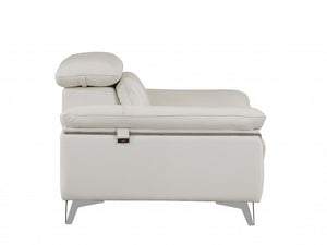 Homeroots 31" White Fashionable Leather Chair White  329686