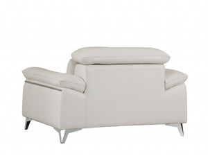 Homeroots 31" White Fashionable Leather Chair White  329686