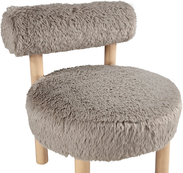 Meridian Furniture Ambre Plush Vegan Shearling Accent Chair with Solid Wood Legs for Modern Living Spaces Beige Style A 33064Beige