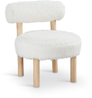 Meridian Furniture Ambre Plush Vegan Shearling Accent Chair with Solid Wood Legs for Modern Living Spaces Cream Style A 33064Cream