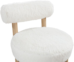 Meridian Furniture Ambre Plush Vegan Shearling Accent Chair with Solid Wood Legs for Modern Living Spaces Cream Style A 33064Cream