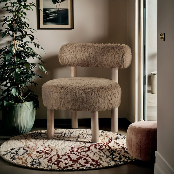 Meridian Furniture Ambre Plush Vegan Shearling Accent Chair with Solid Wood Legs for Modern Living Spaces Tan Style A 33064Tan