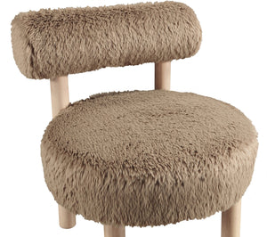 Meridian Furniture Ambre Plush Vegan Shearling Accent Chair with Solid Wood Legs for Modern Living Spaces Tan Style A 33064Tan
