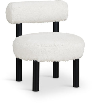 Meridian Furniture Ambre Plush Vegan Shearling Accent Chair with Solid Wood Legs for Modern Living Spaces Cream Style B 33065Cream