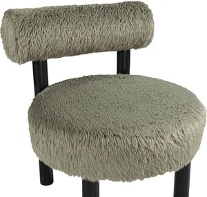 Meridian Furniture Ambre Plush Vegan Shearling Accent Chair with Solid Wood Legs for Modern Living Spaces Green Style B 33065Green