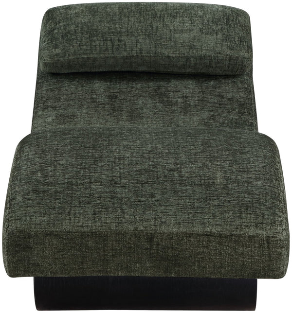 Meridian Furniture Marcella Art Deco Chaise Lounge with Sculptural Curves Plush Upholstery and Solid Wood Base Green 33086 33086Green