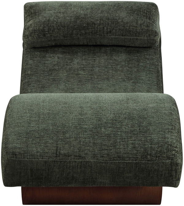 Meridian Furniture Marcella Art Deco Chaise Lounge with Sculptural Curves Plush Upholstery and Solid Wood Base Green 33087 33087Green