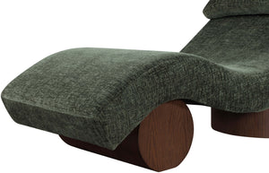 Meridian Furniture Marcella Art Deco Chaise Lounge with Sculptural Curves Plush Upholstery and Solid Wood Base Green 33087 33087Green