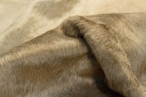 Homeroots 6' X 7' Gold Cowhide Area Rug Gold Cowhide 332271