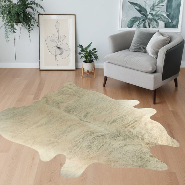 Homeroots 60" X 84" Light Brindle Cowhide  Rug Light Brindle Cowhide 332274