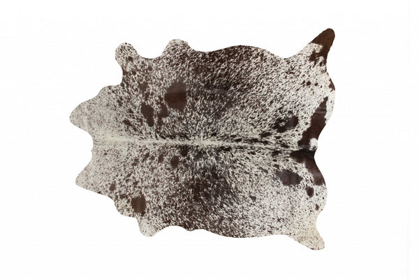 Homeroots 60" X 84" White Chocolate Cowhide  Rug  Cowhide 332275