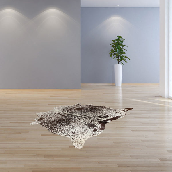 Homeroots 60" X 84" White Chocolate Cowhide  Rug  Cowhide 332275