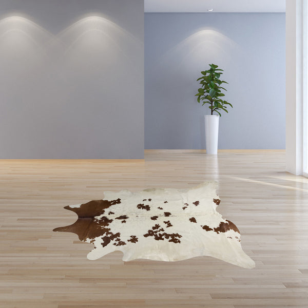 Homeroots 72" X 84" White And Brown Cowhide  Rug White,Brown Cowhide 332277