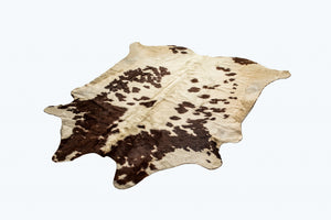 Homeroots 72" X 84" White And Brown Cowhide  Rug White,Brown Cowhide 332281