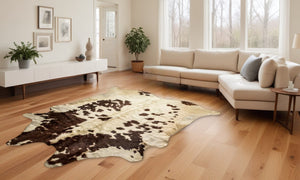 Homeroots 6' X 7' Brown And White Cowhide Handmade Area Rug White,Chocolate Cowhide 332282