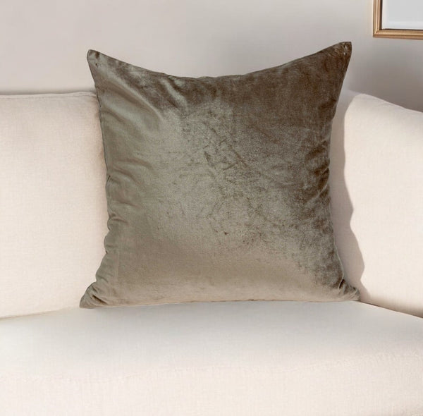 Homeroots 18" X 7" X 18" Transitional Taupe Solid Pillow Cover With Poly Insert   333998