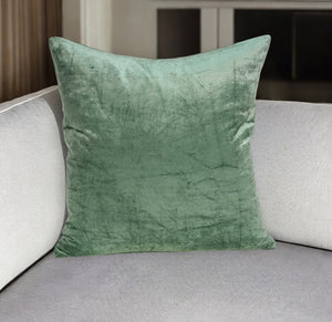 Homeroots 20" X 7" X 20" Transitional Green Solid Pillow Cover With Poly Insert   334009