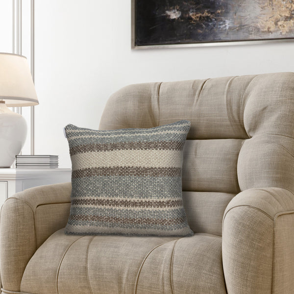 Homeroots 20" X 7" X 20" Charmingtransitional Tan Cotton Pillow Cover With Poly Insert   334108