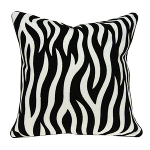 Homeroots 20" X 7" X 20" Transitional Black And White Zebra Pillow Cover With Poly Insert   334118