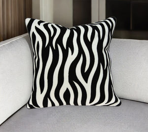 Homeroots 20" X 7" X 20" Transitional Black And White Zebra Pillow Cover With Poly Insert   334118