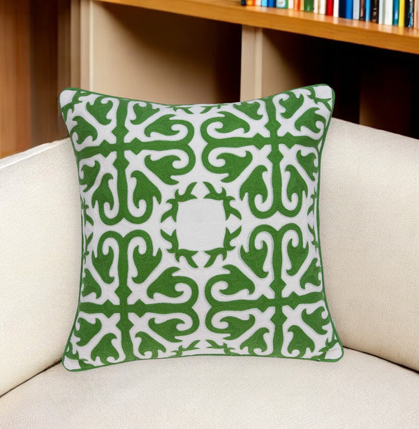 Homeroots 20" X 7" X 20" Traditional Green And White Accent Pillow Cover With Poly Insert   334136