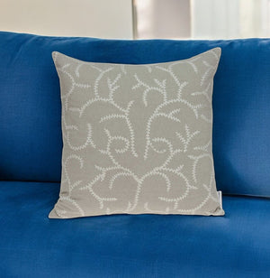 Homeroots 20" X 7" X 20" Elegant Transitional Beige Pillow Cover With Poly Insert   334153