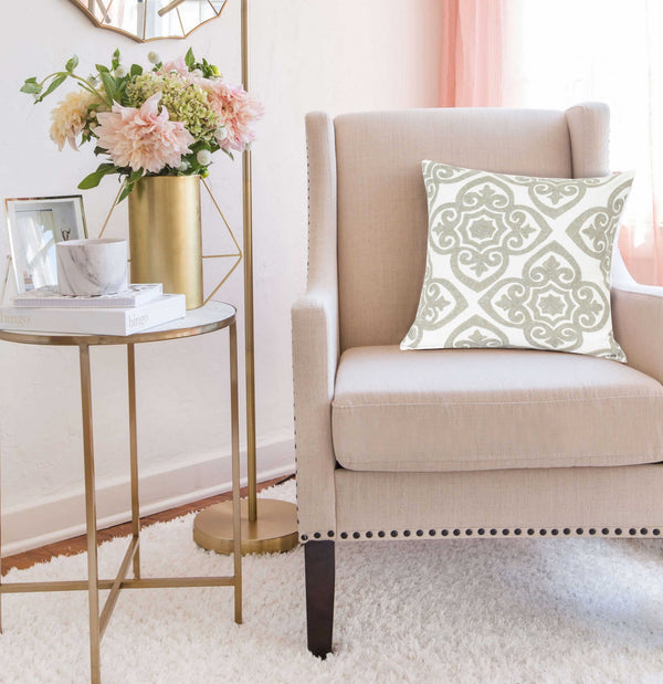 Homeroots 20" X 7" X 20" Bling Ivory Pillow Cover With Poly Insert   334187